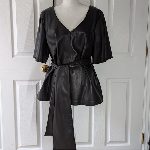 Eloquii black V-neck polyurethane blouse - Picture 2 of 8